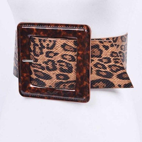 Oversized Resin Leopard Statement Belt with Tortoise buckle - Picture 2 of 6